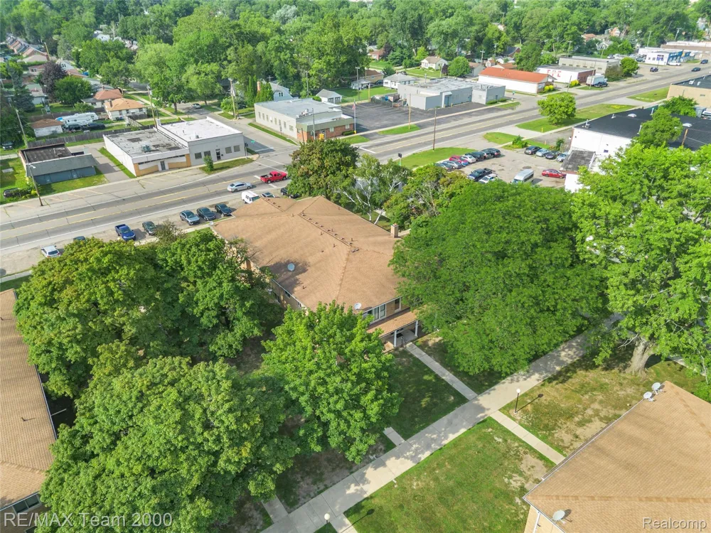 26305 W 7 Mile Road #101 Redford Charter Township, MI 48240