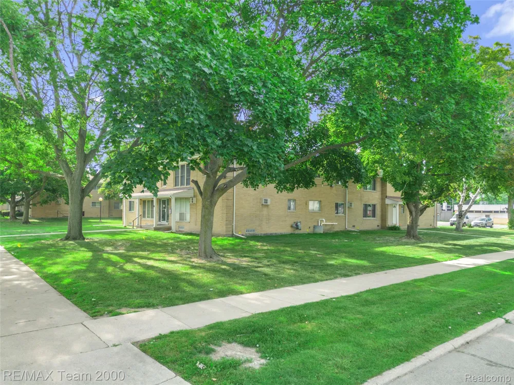 26305 W 7 Mile Road #101 Redford Charter Township, MI 48240