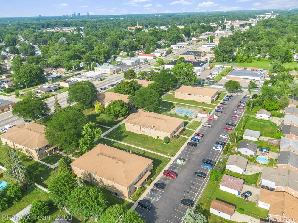 26305 W 7 Mile Road #101 Redford Charter Township, MI 48240