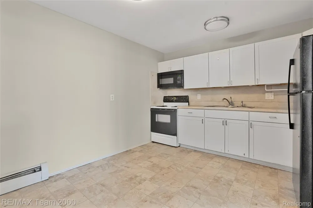26305 W 7 Mile Road #101 Redford Charter Township, MI 48240