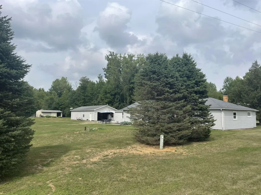 4112 W Sanilac Road Juniata Township, MI 48768