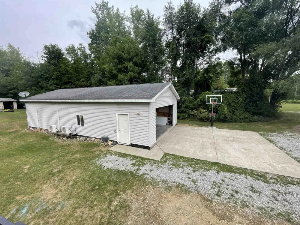 4112 W Sanilac Road Juniata Township, MI 48768