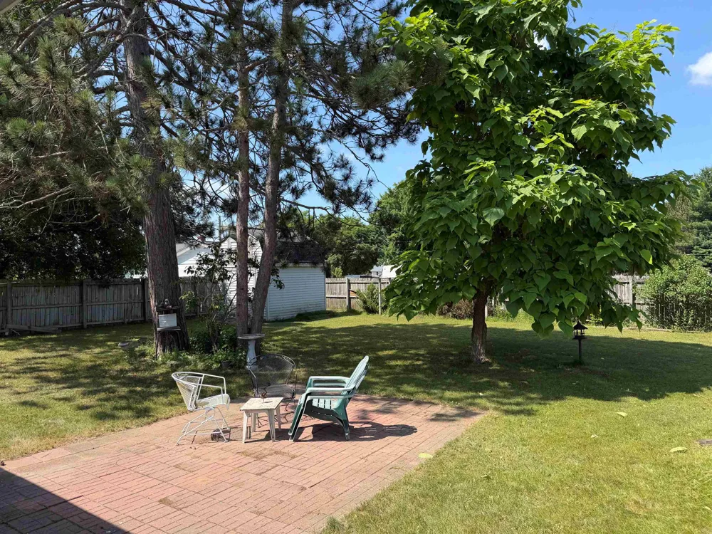 609 7th Street South Arm Township, MI 49727