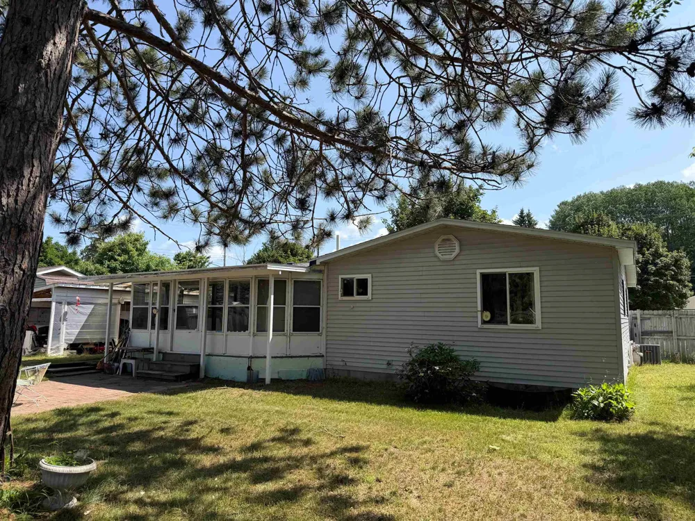 609 7th Street South Arm Township, MI 49727