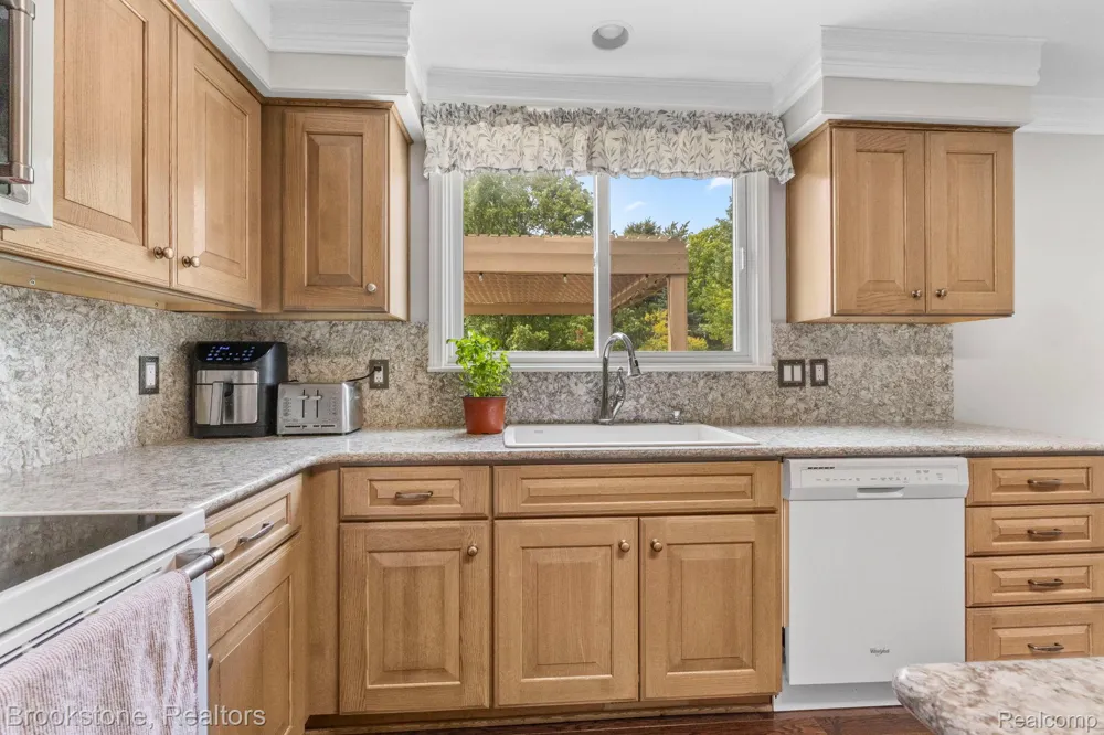 12495 Howland Park Drive Plymouth Charter Township, MI 48170