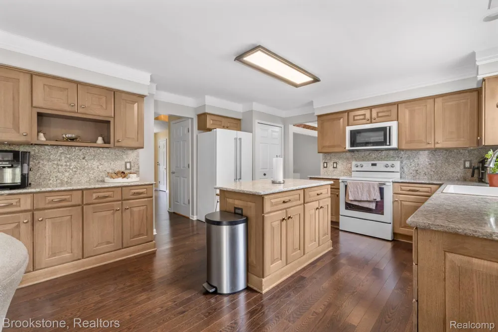 12495 Howland Park Drive Plymouth Charter Township, MI 48170