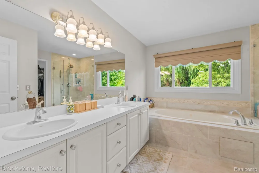 12495 Howland Park Drive Plymouth Charter Township, MI 48170