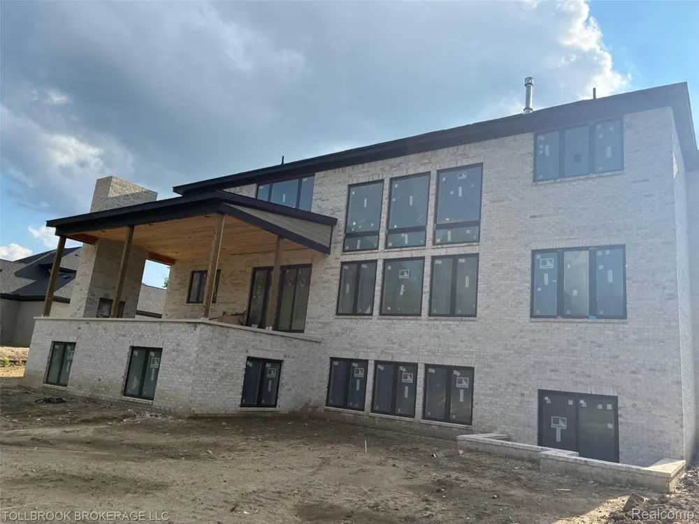 3356 Alpine Troy City, MI 48084
