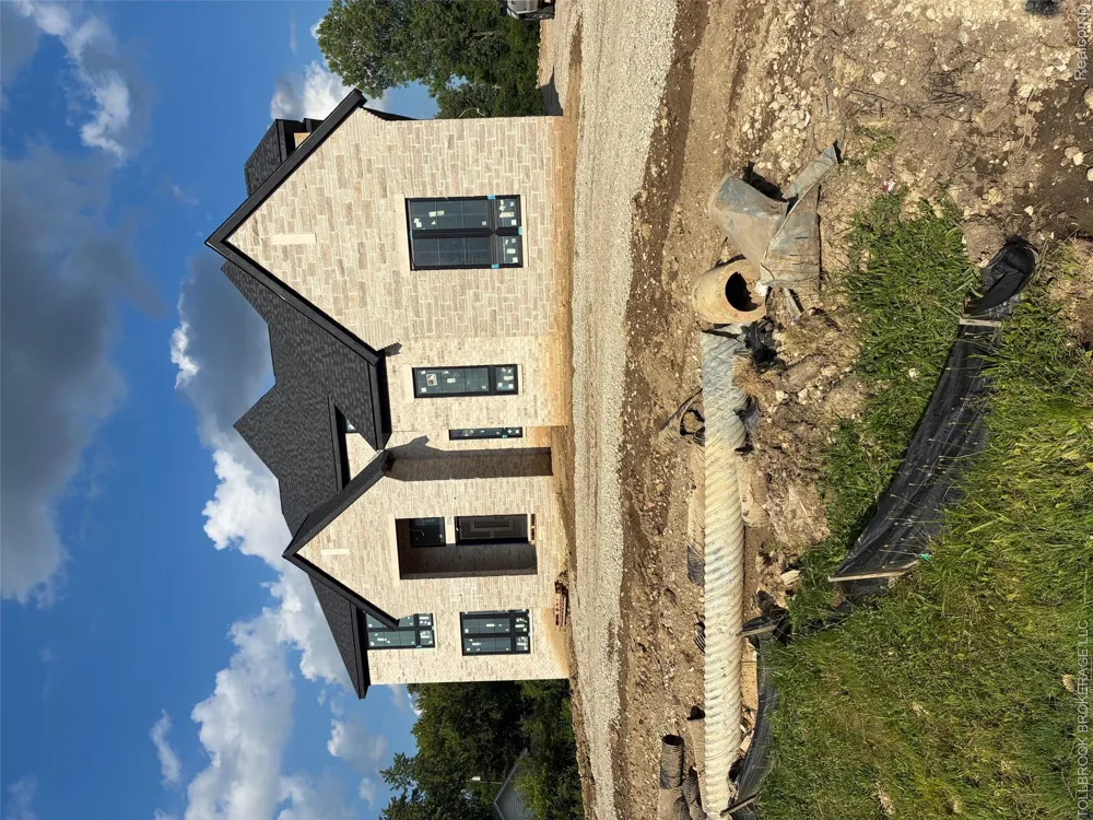 3356 Alpine Troy City, MI 48084
