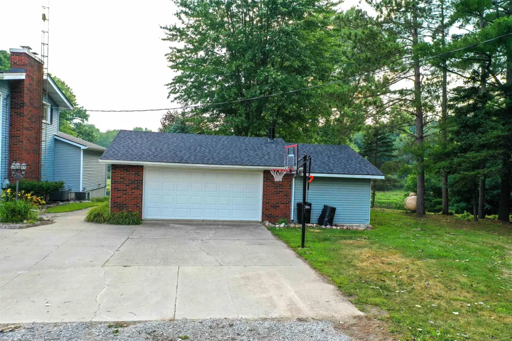 6235 Welch Road Brockway Township, MI 48097
