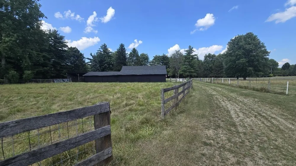 6235 Welch Road Brockway Township, MI 48097