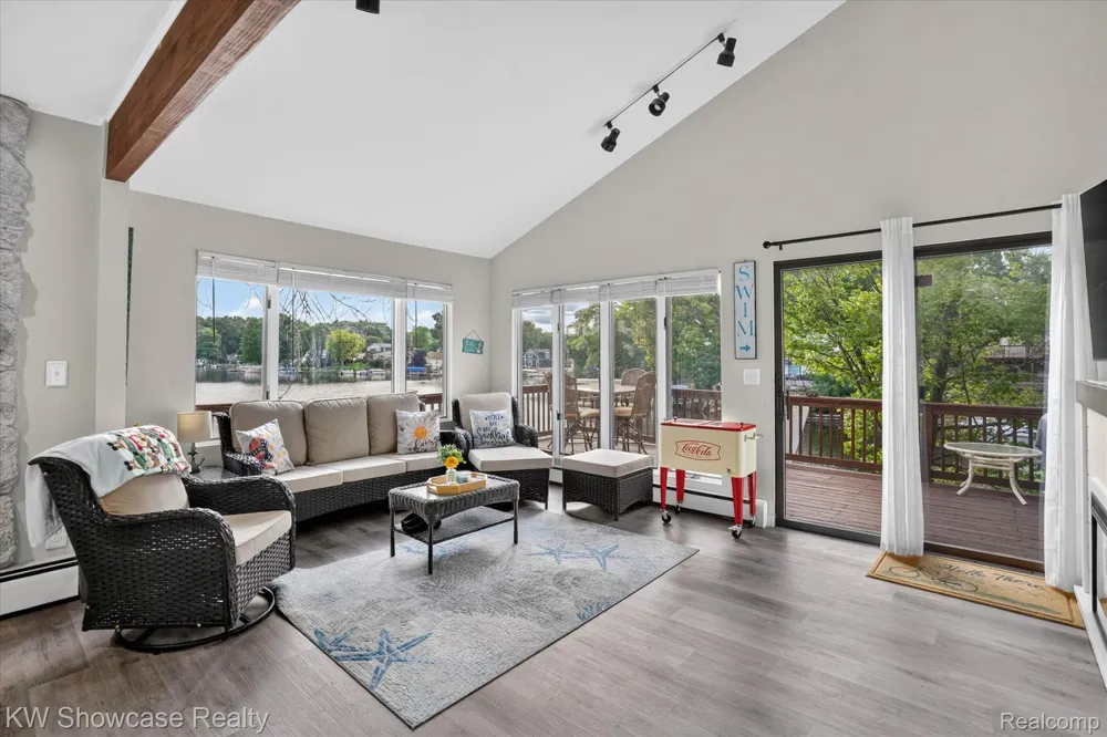 11438 RIVERBANK LANE Putnam Township, MI 48169