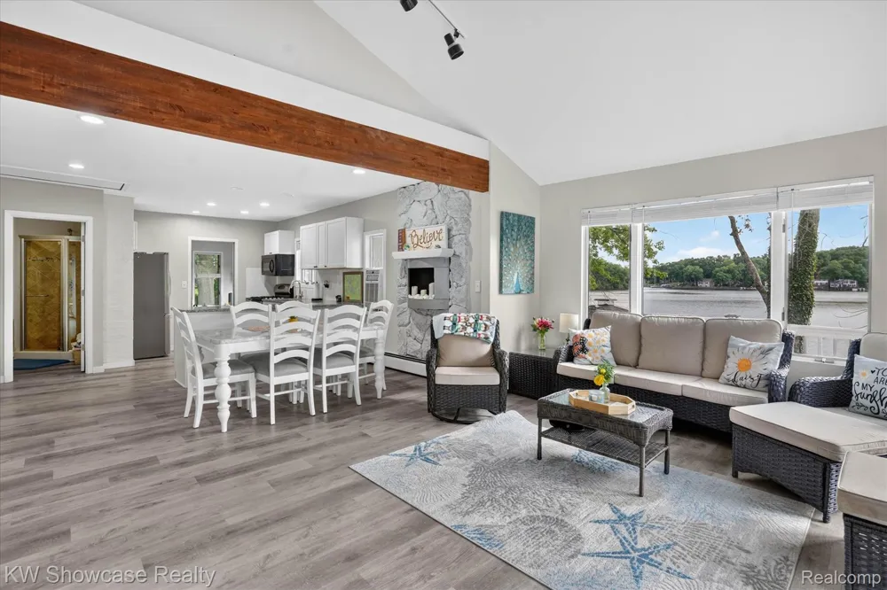 11438 RIVERBANK LANE Putnam Township, MI 48169