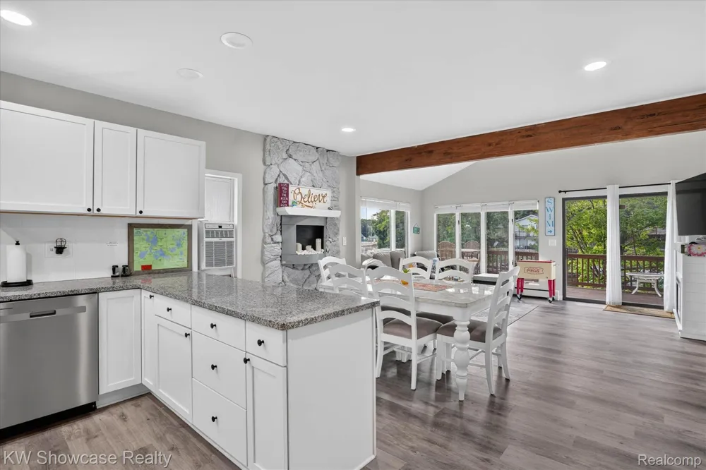11438 RIVERBANK LANE Putnam Township, MI 48169
