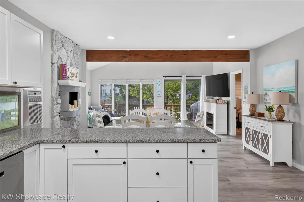 11438 RIVERBANK LANE Putnam Township, MI 48169