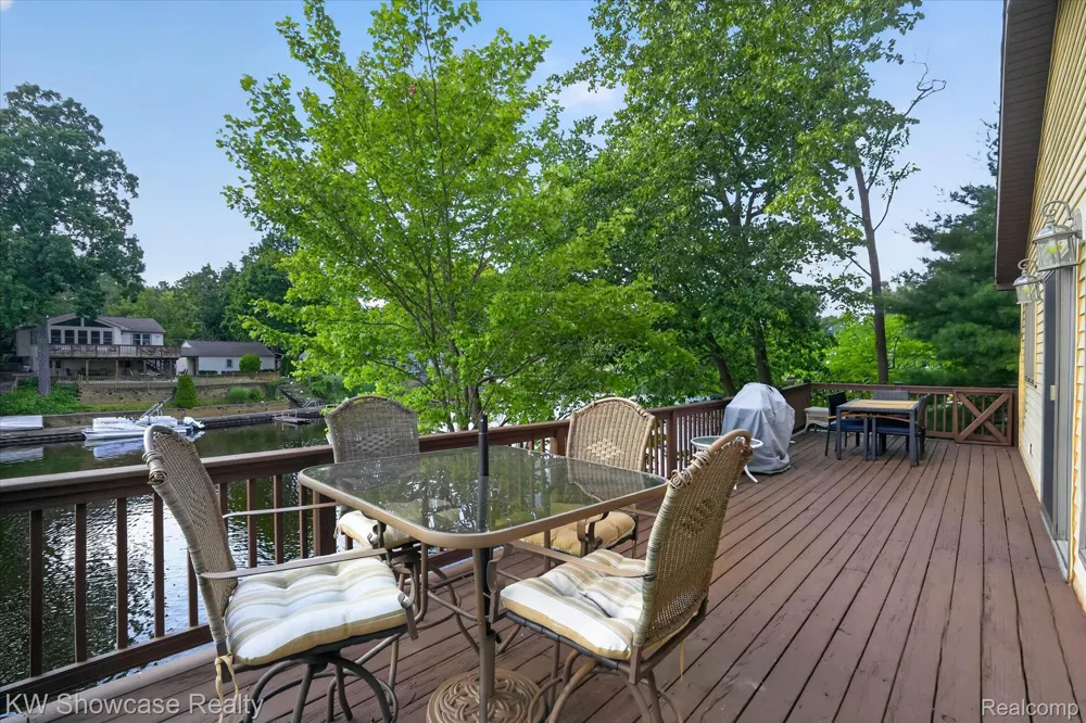 11438 RIVERBANK LANE Putnam Township, MI 48169