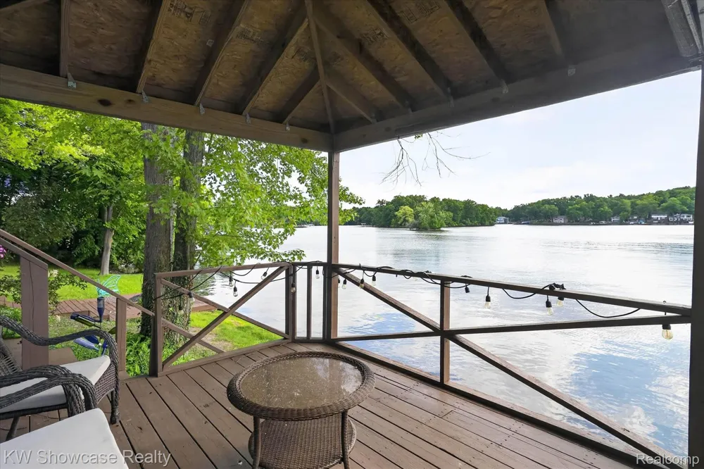 11438 RIVERBANK LANE Putnam Township, MI 48169