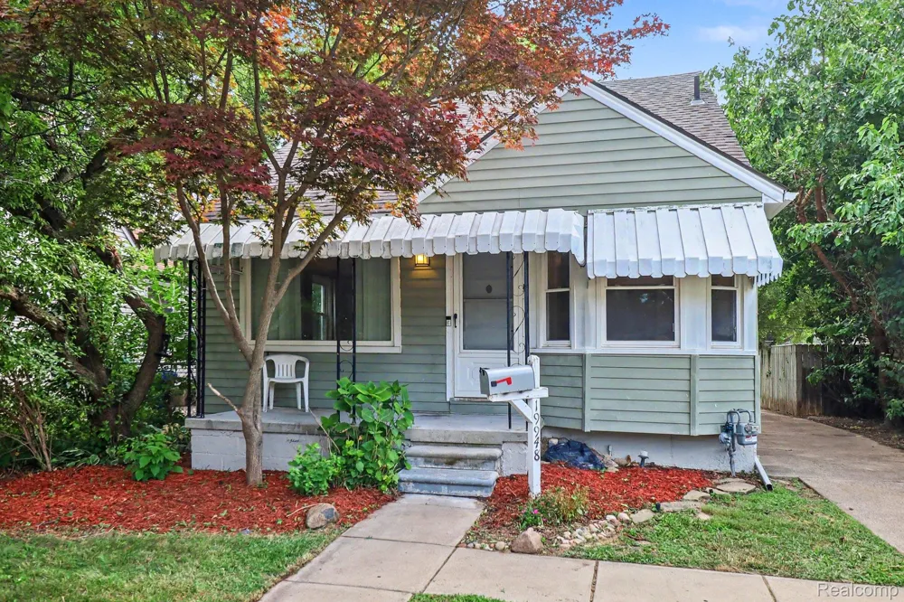 19948 Wakenden Redford Charter Township, MI 48240