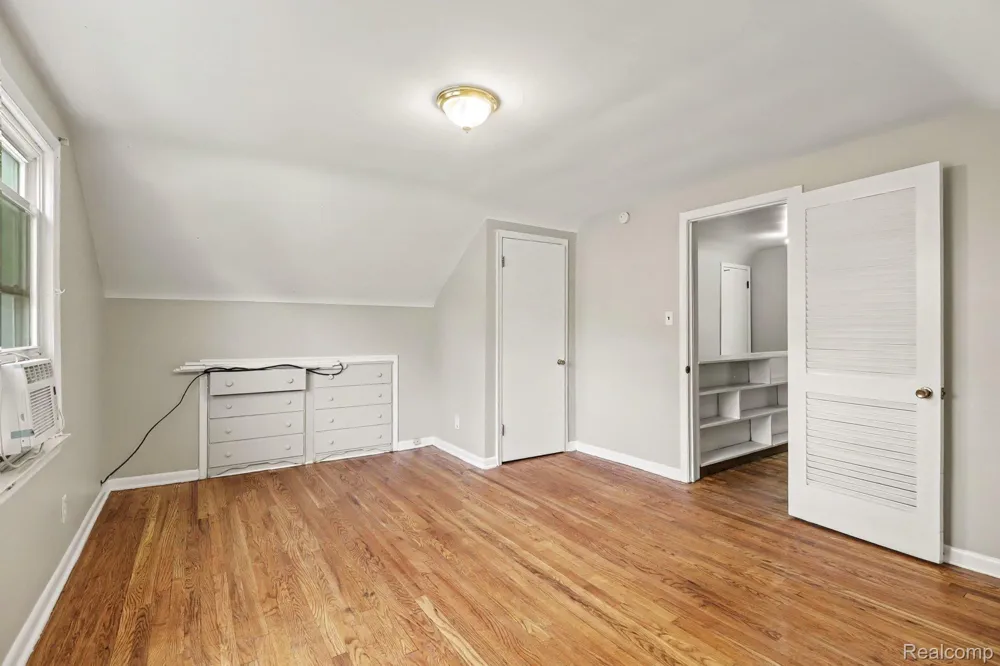 19948 Wakenden Redford Charter Township, MI 48240