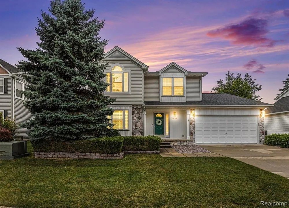 47114 Scarlet Drive S Novi City, MI 48374