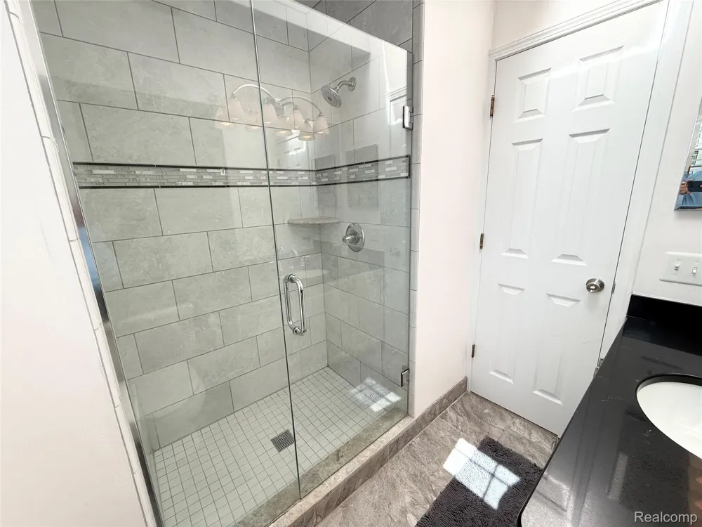 47114 Scarlet Drive S Novi City, MI 48374