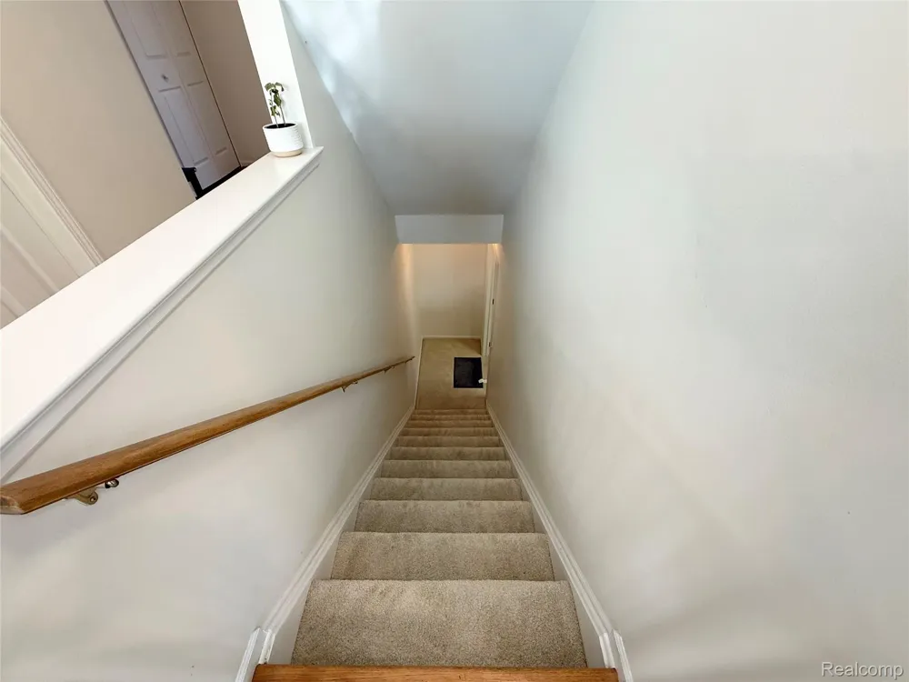 47114 Scarlet Drive S Novi City, MI 48374