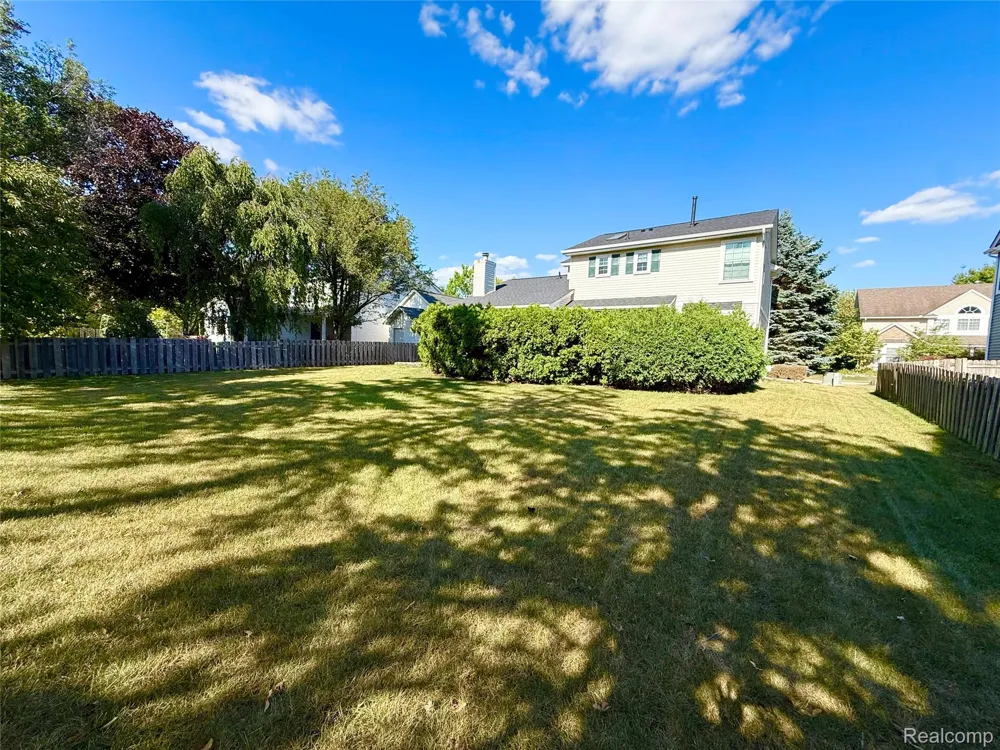 47114 Scarlet Drive S Novi City, MI 48374
