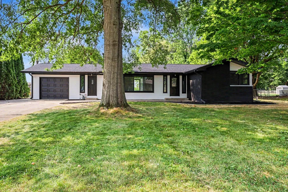 220 Pennbrook Trail Pennfield Charter Township, MI 49017