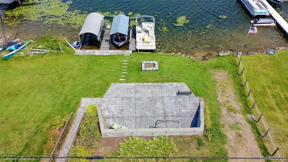 160 E Shore Drive Northfield Township, MI 48189