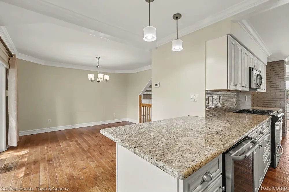 160 E Shore Drive Northfield Township, MI 48189