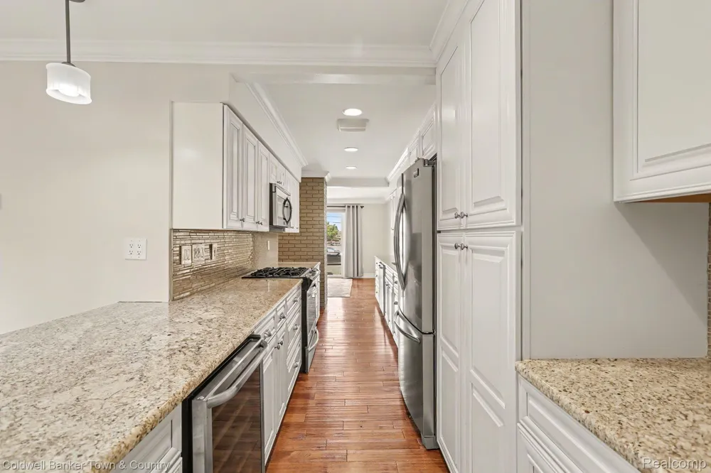 160 E Shore Drive Northfield Township, MI 48189