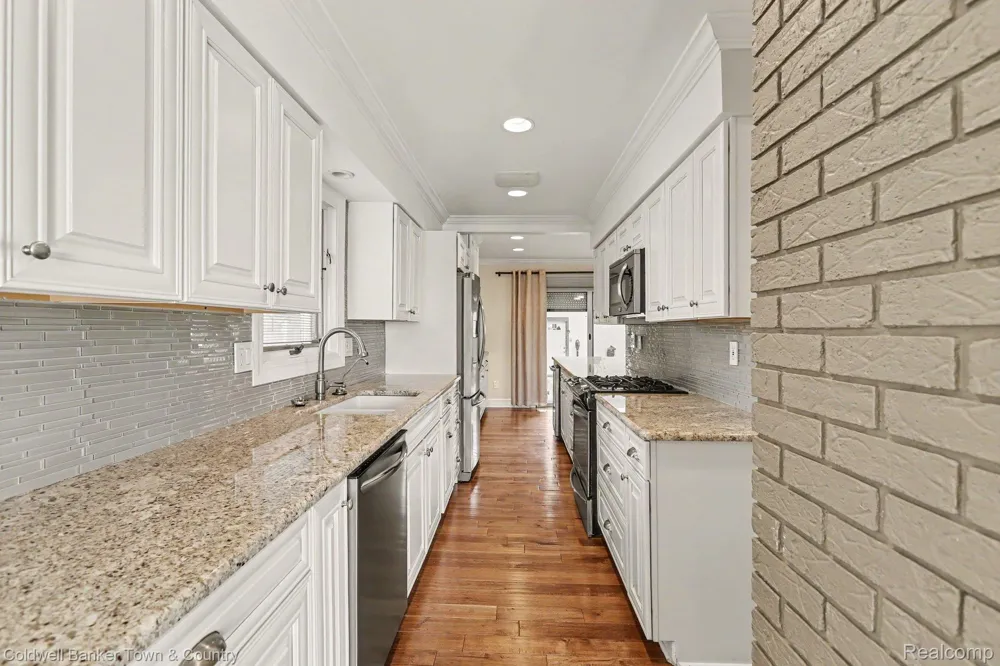 160 E Shore Drive Northfield Township, MI 48189