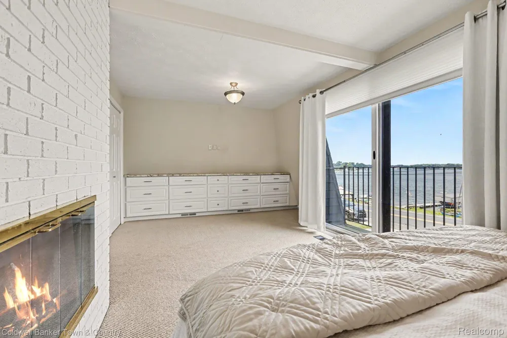 160 E Shore Drive Northfield Township, MI 48189