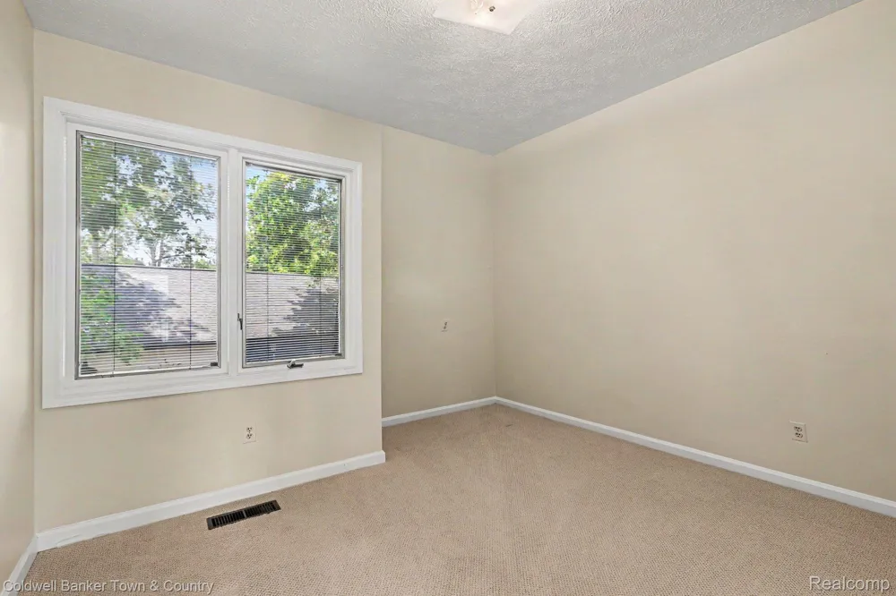 160 E Shore Drive Northfield Township, MI 48189
