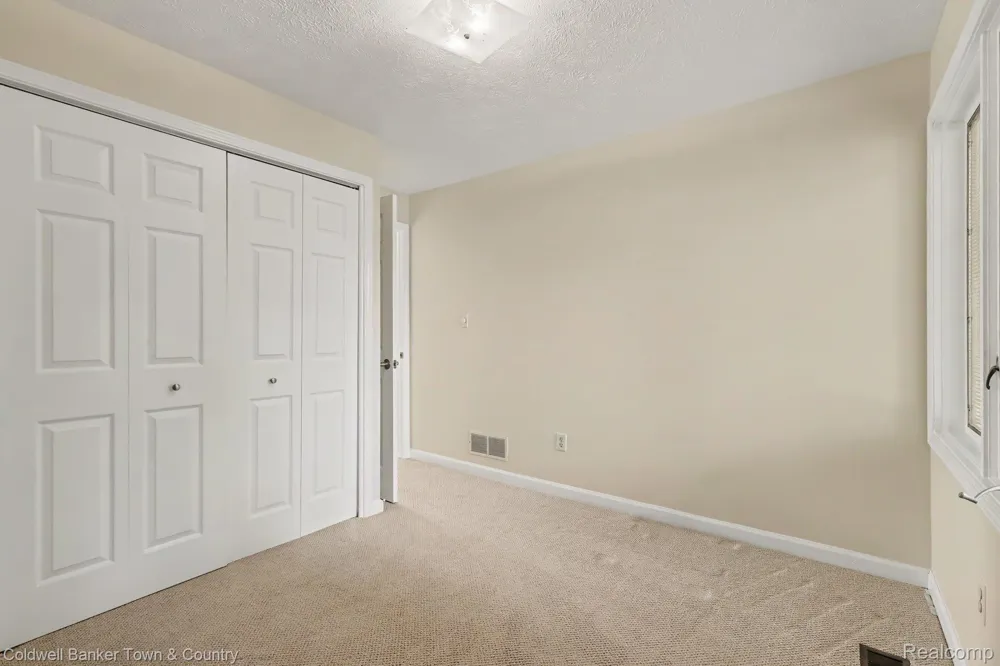 160 E Shore Drive Northfield Township, MI 48189