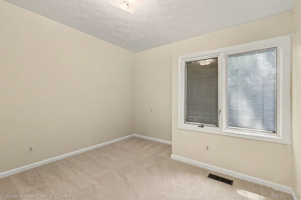 160 E Shore Drive Northfield Township, MI 48189