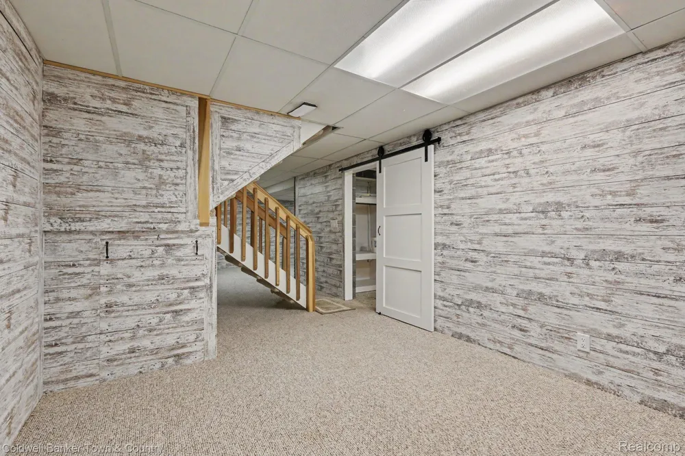 160 E Shore Drive Northfield Township, MI 48189
