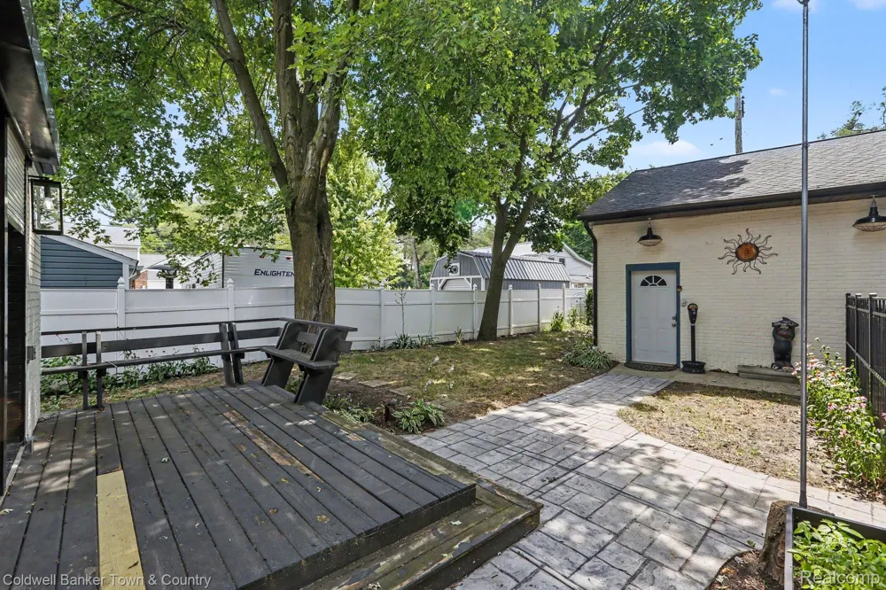 160 E Shore Drive Northfield Township, MI 48189