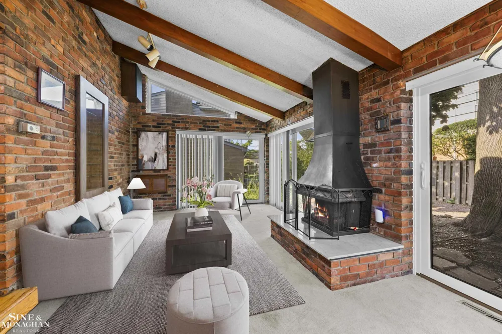 20631 Wedgewood Drive Grosse Pointe Woods City, MI 48236