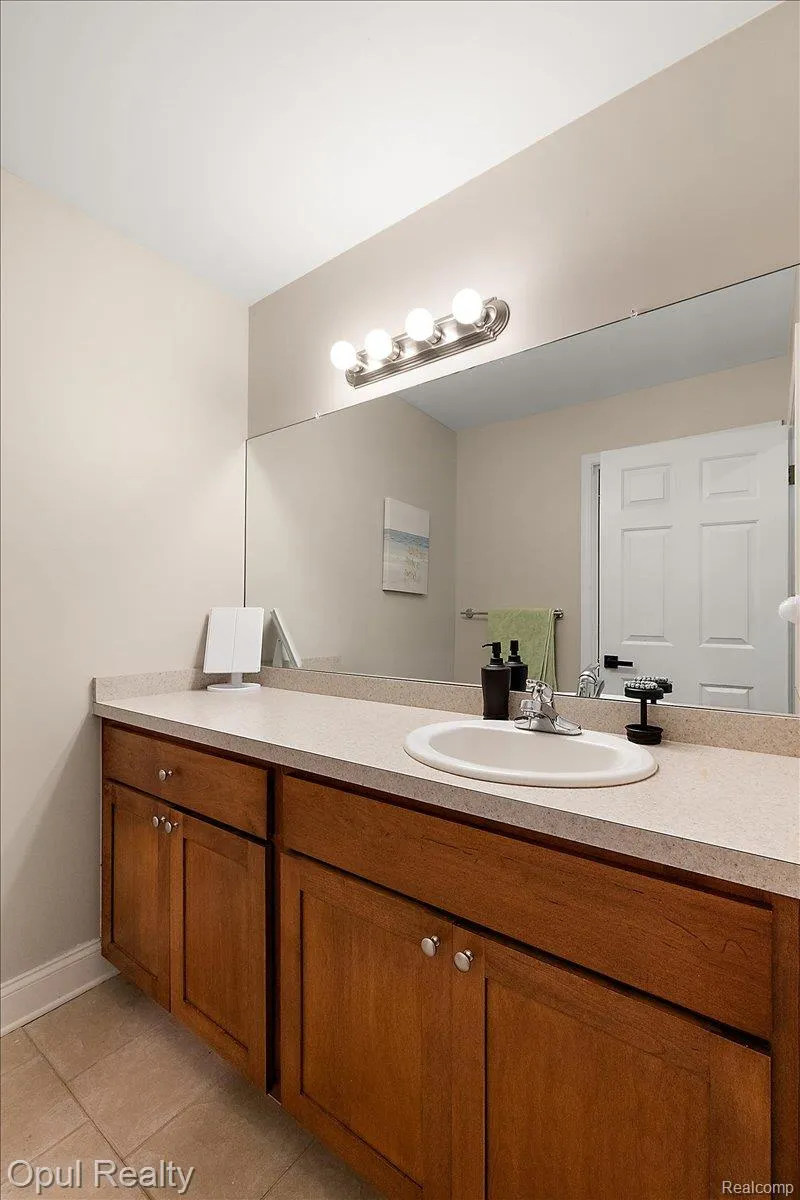 5164 Birch Lane Springfield Charter Township, MI 48350