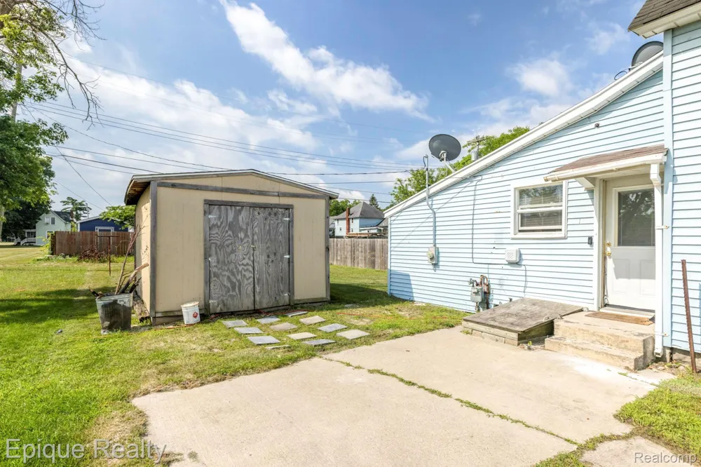 2808 Goulden Street Port Huron City, MI 48060