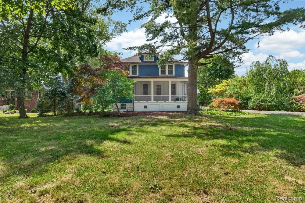 27108 E River Road Grosse Ile Township, MI 48138