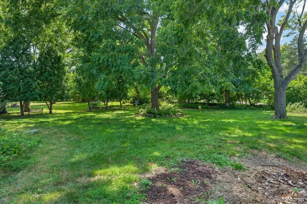 27108 E River Road Grosse Ile Township, MI 48138