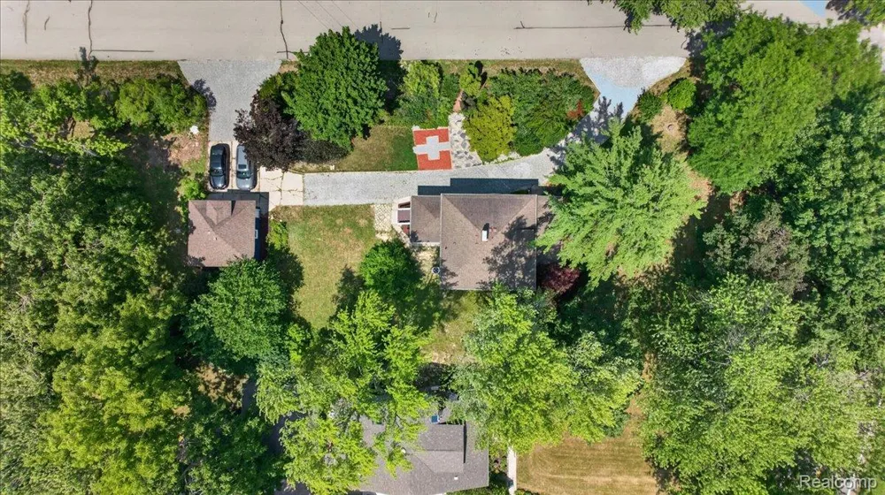 27108 E River Road Grosse Ile Township, MI 48138