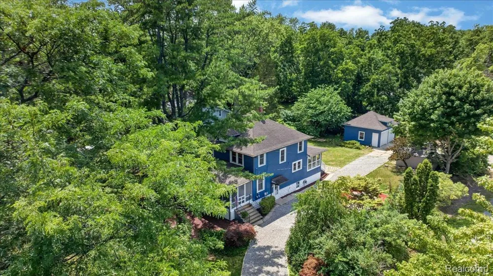 27108 E River Road Grosse Ile Township, MI 48138