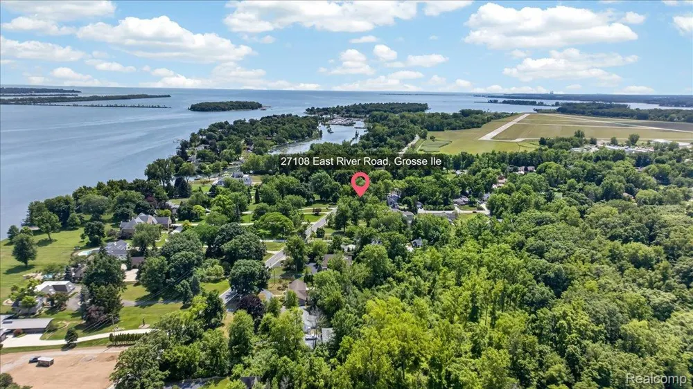 27108 E River Road Grosse Ile Township, MI 48138