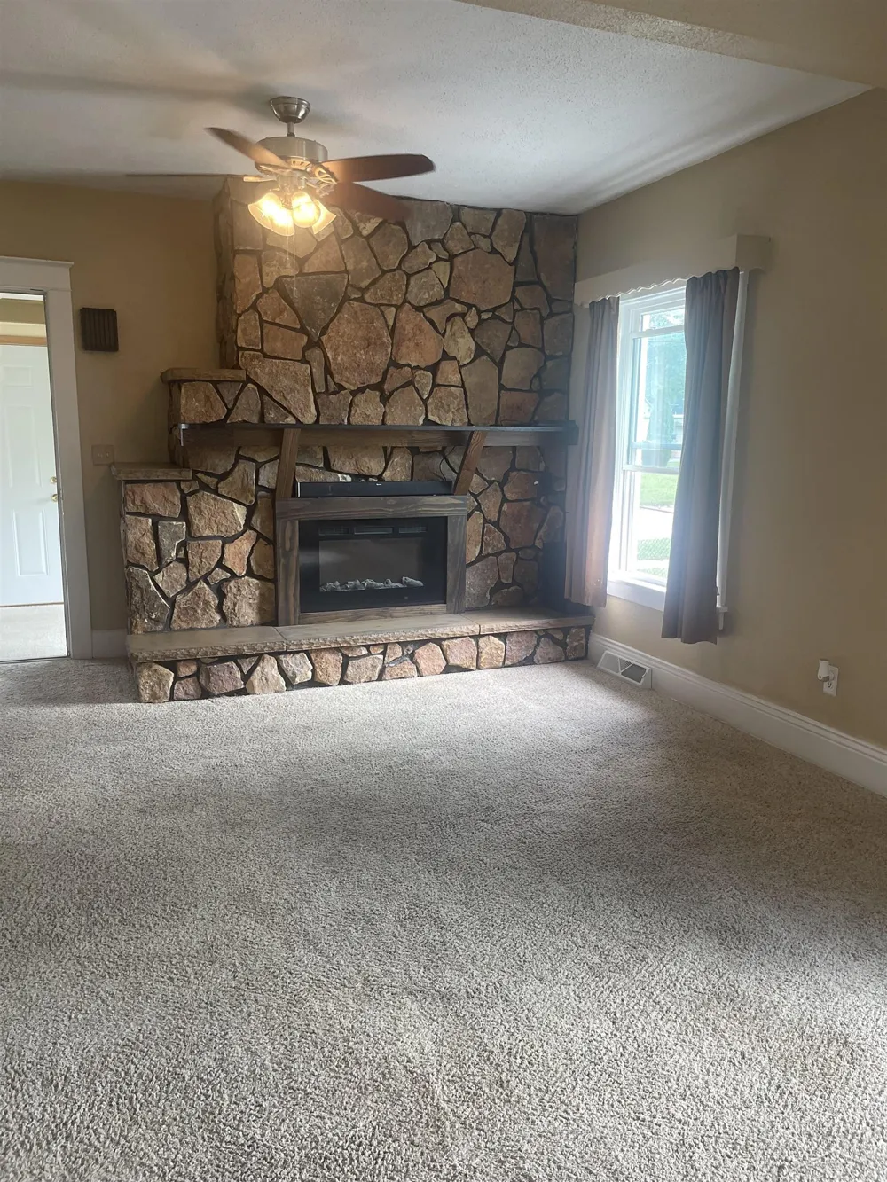 317 Bates Street Saginaw City, MI 48602