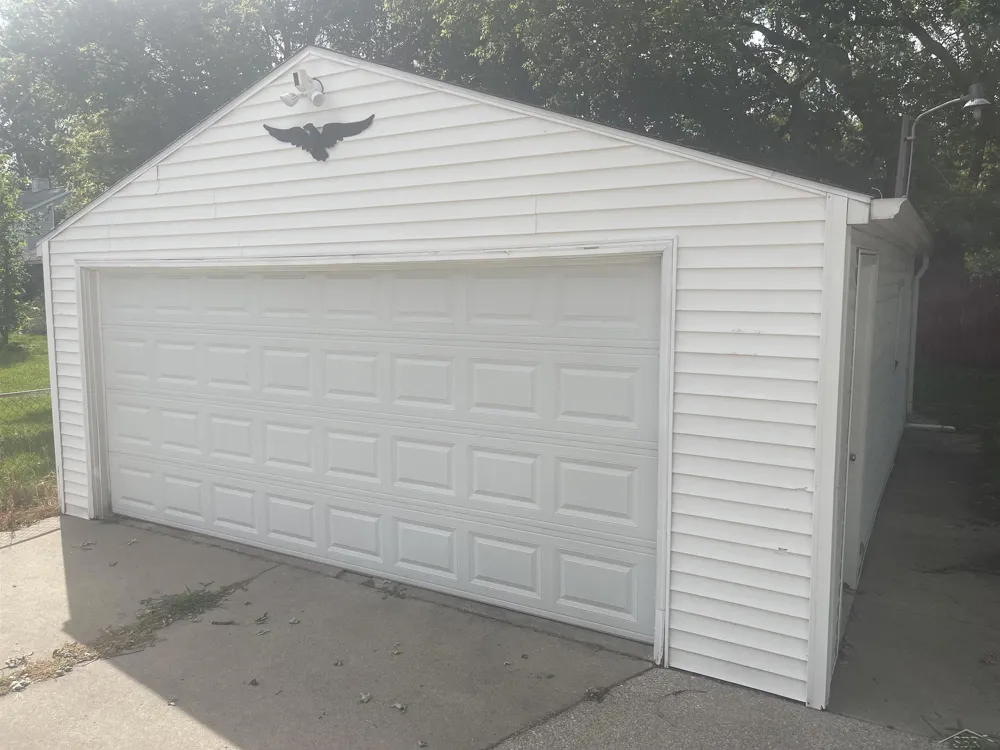 317 Bates Street Saginaw City, MI 48602