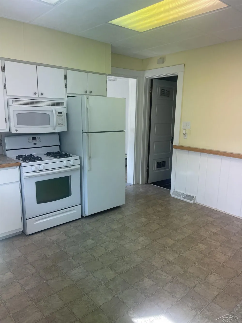 317 Bates Street Saginaw City, MI 48602