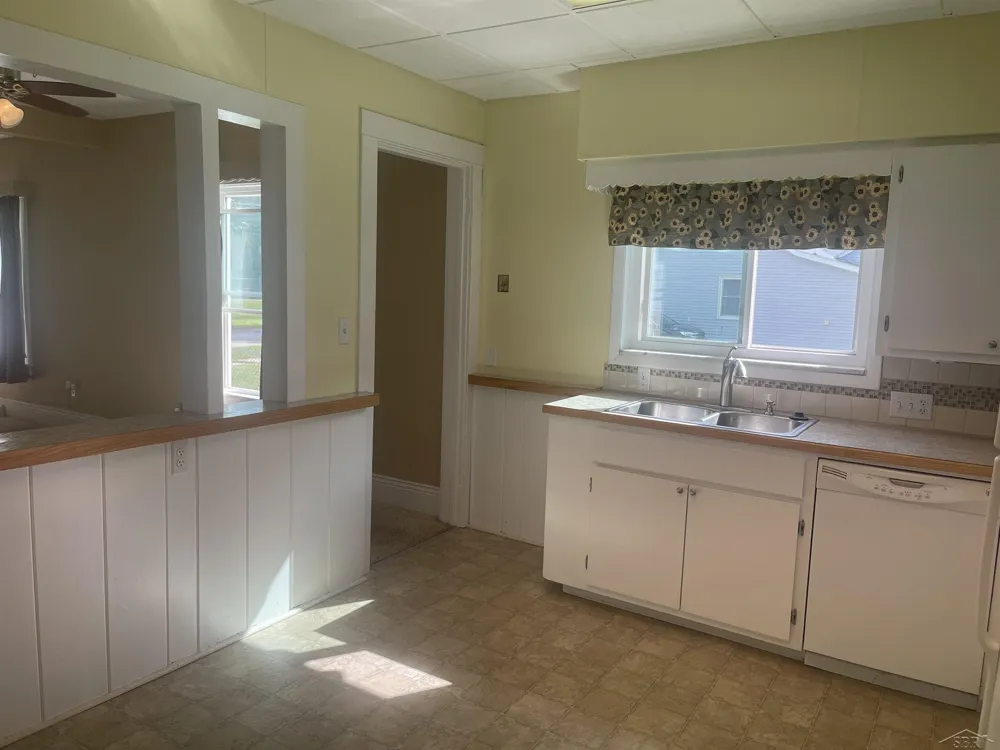 317 Bates Street Saginaw City, MI 48602